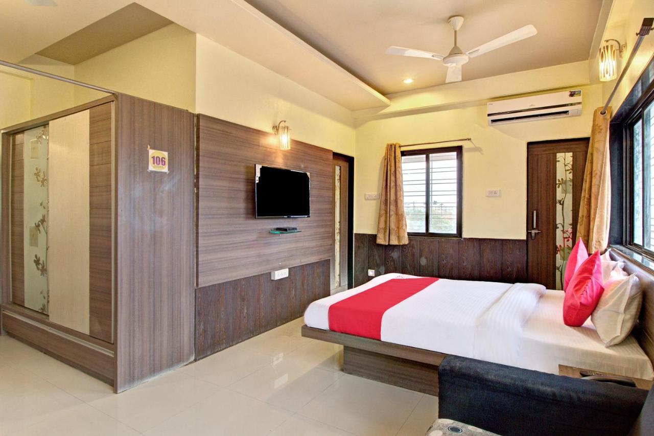 Oyo Slp013 Savan And Sapna Lodging Hotel Solapur Bagian luar foto