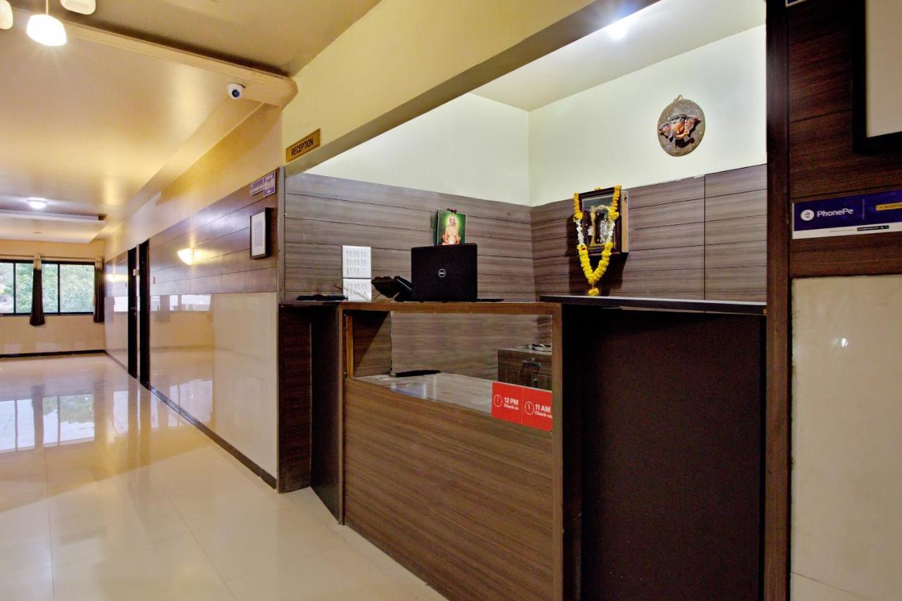 Oyo Slp013 Savan And Sapna Lodging Hotel Solapur Bagian luar foto
