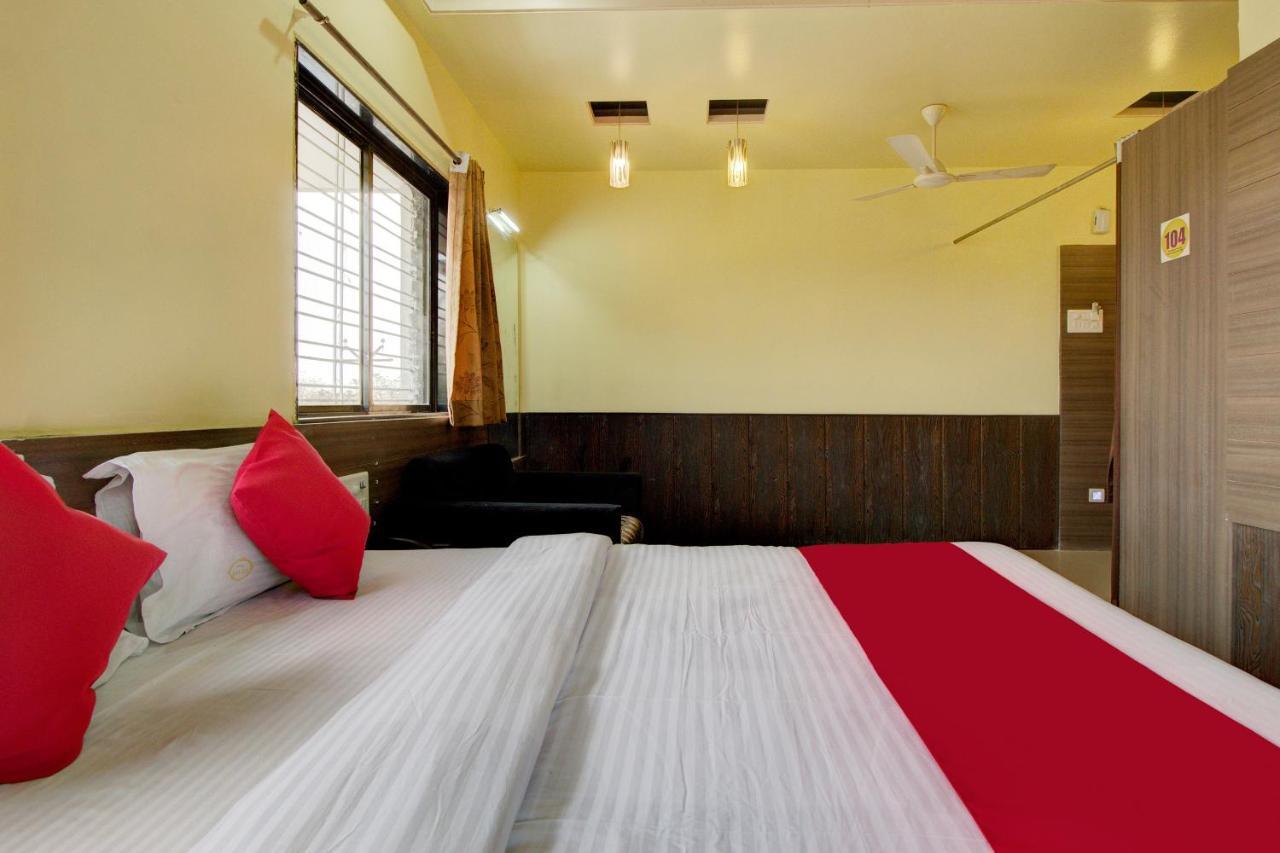 Oyo Slp013 Savan And Sapna Lodging Hotel Solapur Bagian luar foto