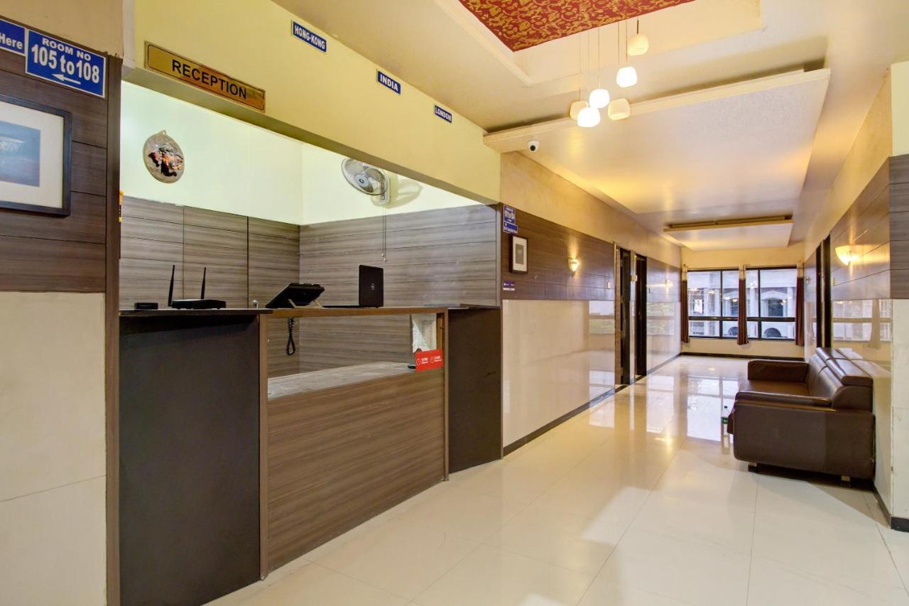 Oyo Slp013 Savan And Sapna Lodging Hotel Solapur Bagian luar foto