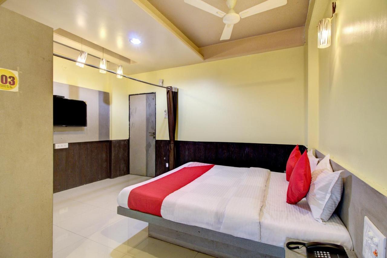 Oyo Slp013 Savan And Sapna Lodging Hotel Solapur Bagian luar foto