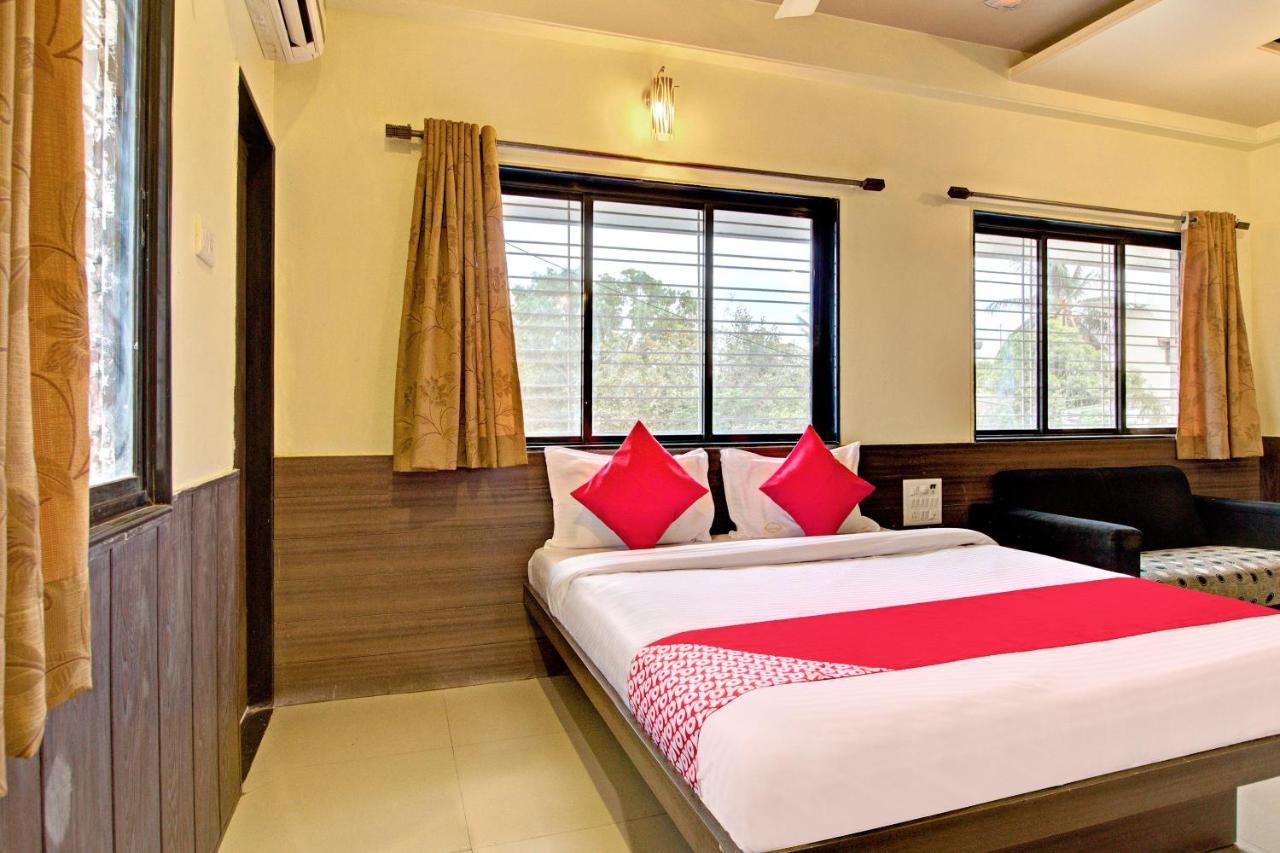 Oyo Slp013 Savan And Sapna Lodging Hotel Solapur Bagian luar foto